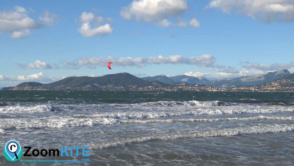 zone de kitesurf à hyères plage de l'almanarre zoomkite